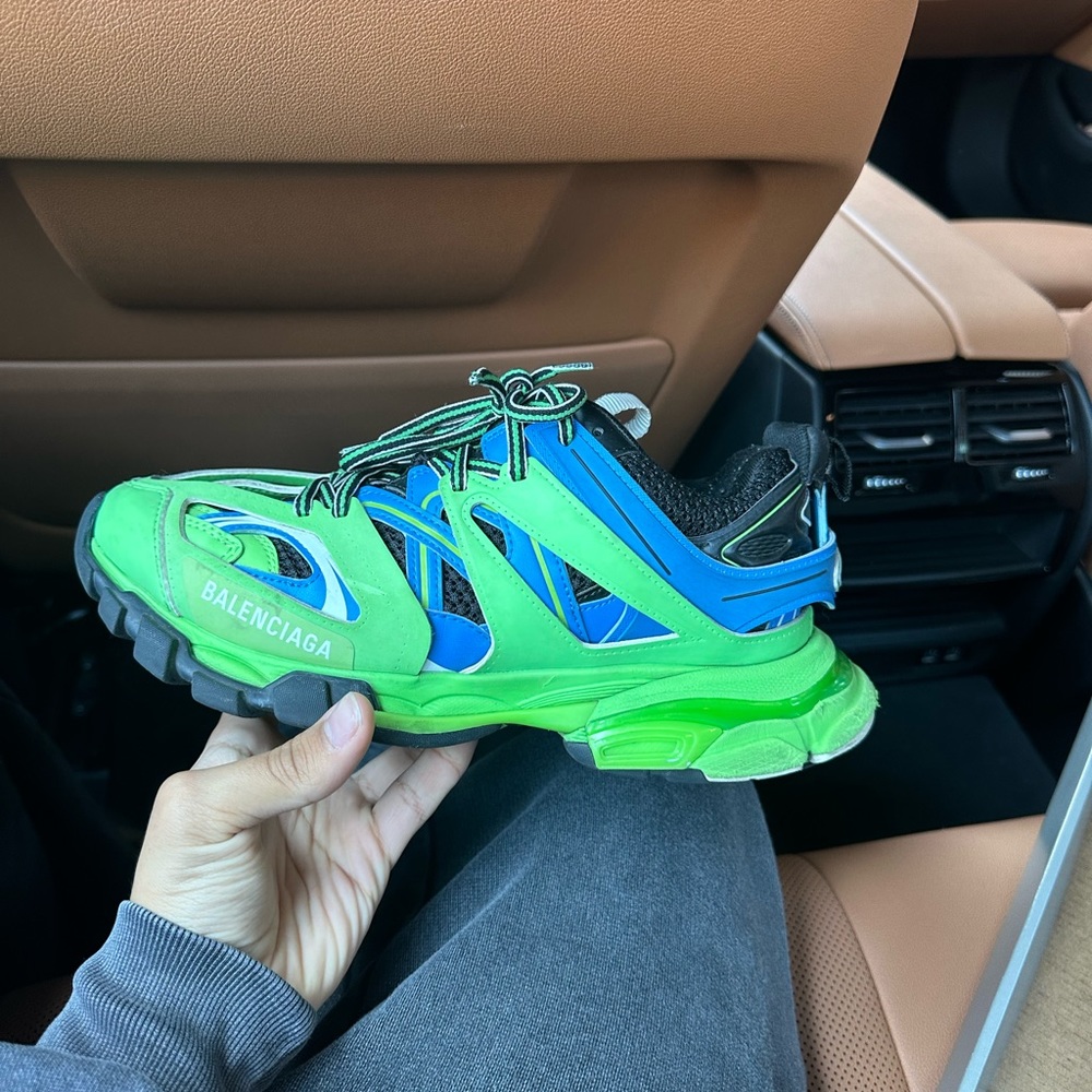 BALENCIAGA tracks blue/green sneakers size 7 or (40)